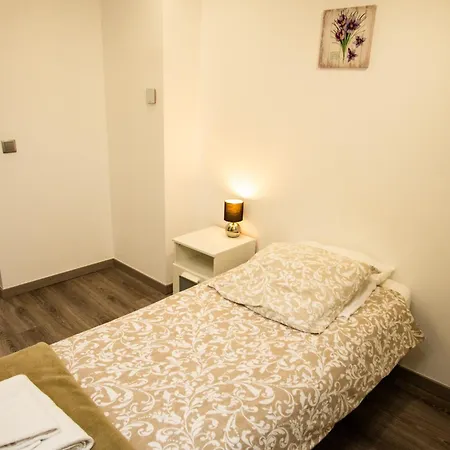 A L'ombre Du Pin - Large T4 Duplex Near Disneyland And Paris, 1-7 Guests Appartement